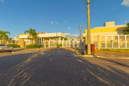 Casa de condomínio à venda com 228m², 3 quartos e 2 vagas Casa de condomínio à venda com 228m², 3 quartos e 2 vagasPortaria