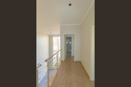 Casa de condomínio à venda com 228m², 3 quartos e 2 vagas Casa de condomínio à venda com 228m², 3 quartos e 2 vagasCorredor