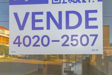 Casa de condomínio à venda com 228m², 3 quartos e 2 vagasPlaca