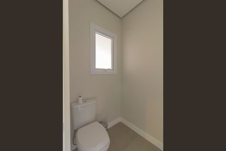 Casa de condomínio à venda com 228m², 3 quartos e 2 vagas Casa de condomínio à venda com 228m², 3 quartos e 2 vagasBanheiro de Serviço