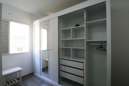 Quarto de apartamento para alugar com 1 quarto, 56m² em Jardim Belmar, Guarujá