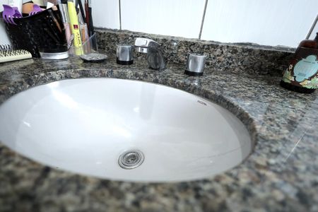 Casa para alugar com 164m², 5 quartos e 2 vagasBanheiro 2