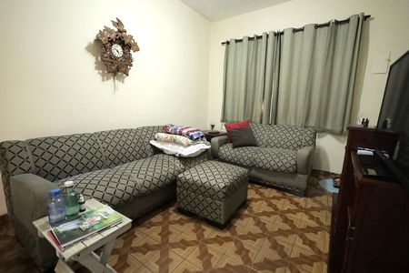 Casa para alugar com 164m², 5 quartos e 2 vagasSala