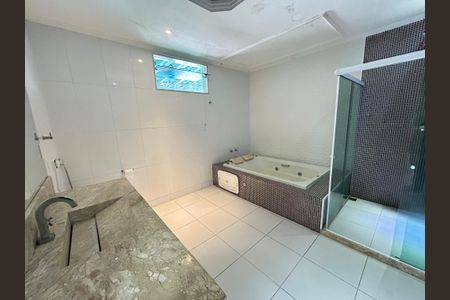 Casa para alugar com 266m², 4 quartos e 4 vagasBanheiro da Suíte