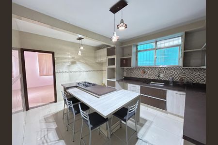 Casa para alugar com 266m², 4 quartos e 4 vagasCozinha