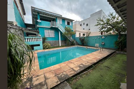 Casa para alugar com 266m², 4 quartos e 4 vagasPiscina