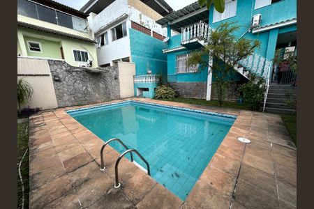 Casa para alugar com 266m², 4 quartos e 4 vagasPiscina
