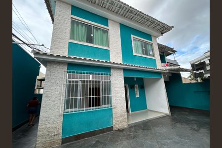 Casa para alugar com 266m², 4 quartos e 4 vagasFachada