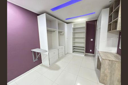 Casa para alugar com 266m², 4 quartos e 4 vagasCloset da suíte