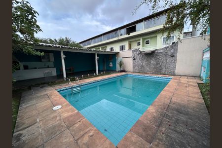 Casa para alugar com 266m², 4 quartos e 4 vagasPiscina