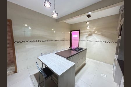 Casa para alugar com 266m², 4 quartos e 4 vagasCozinha