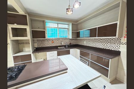 Casa para alugar com 266m², 4 quartos e 4 vagasCozinha