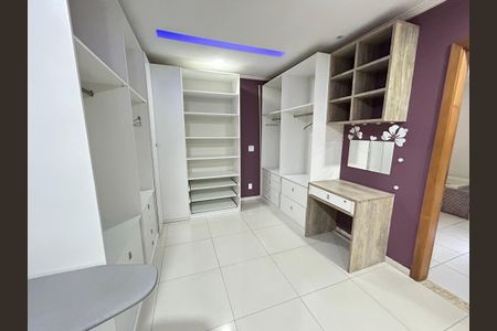 Casa para alugar com 266m², 4 quartos e 4 vagasCloset da suíte
