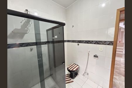 Casa para alugar com 266m², 4 quartos e 4 vagasBanheiro 1