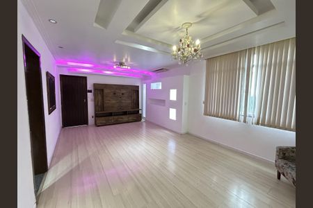 Sala de casa para alugar com 4 quartos, 266m² em Bento Ribeiro, Rio de Janeiro