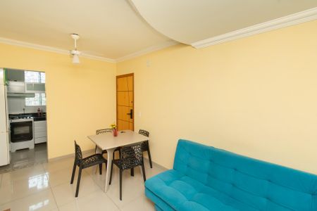 Sala de apartamento à venda com 2 quartos, 49m² em Cabral, Contagem
