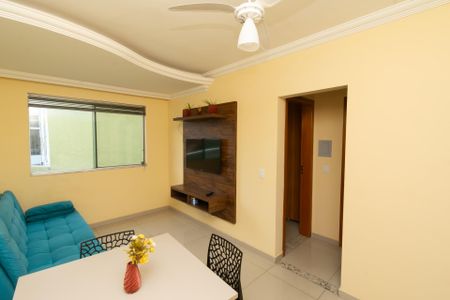 Sala de apartamento à venda com 2 quartos, 49m² em Cabral, Contagem