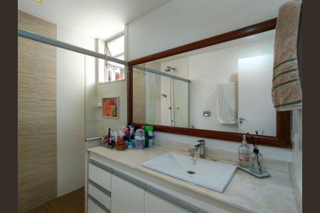 Apartamento à venda com 89m², 2 quartos e 1 vaga Apartamento à venda com 89m², 2 quartos e 1 vagaBanheiro Corredor