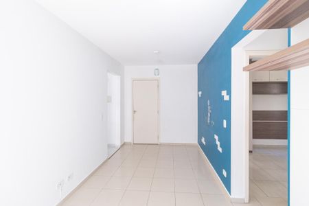 Sala de apartamento para alugar com 2 quartos, 48m² em Parque Roseira, Carapicuíba