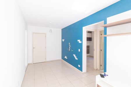 Sala de apartamento para alugar com 2 quartos, 48m² em Parque Roseira, Carapicuíba