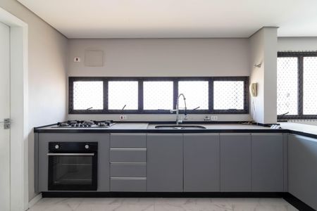 Apartamento à venda com 250m², 4 quartos e 4 vagasCozinha