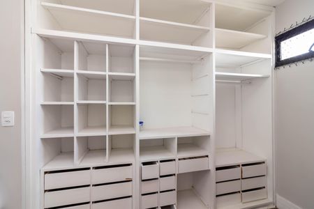 Apartamento à venda com 250m², 4 quartos e 4 vagasCloset da Suíte 1