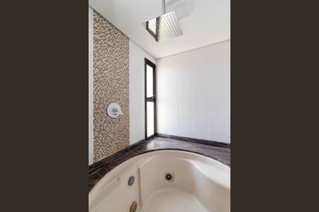 Apartamento à venda com 250m², 4 quartos e 4 vagasBanheiro da Suíte 1