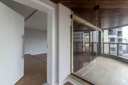 Apartamento à venda com 250m², 4 quartos e 4 vagasHall do Elevador 