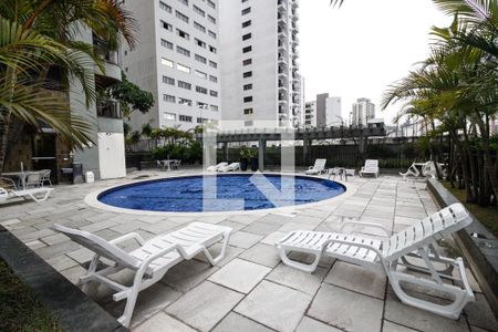 Apartamento à venda com 250m², 4 quartos e 4 vagasÁrea comum - Piscina