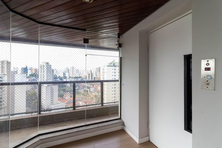 Apartamento à venda com 250m², 4 quartos e 4 vagasHall do Elevador 