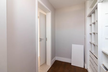 Apartamento à venda com 250m², 4 quartos e 4 vagasCloset da Suíte 1