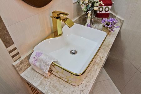 Casa à venda com 150m², 2 quartos e 2 vagasLavabo