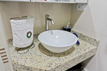 Casa à venda com 150m², 2 quartos e 2 vagasBanheiro