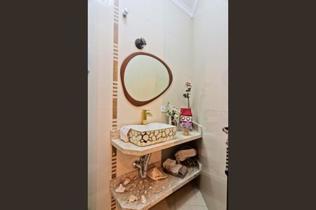 Casa à venda com 150m², 2 quartos e 2 vagasLavabo