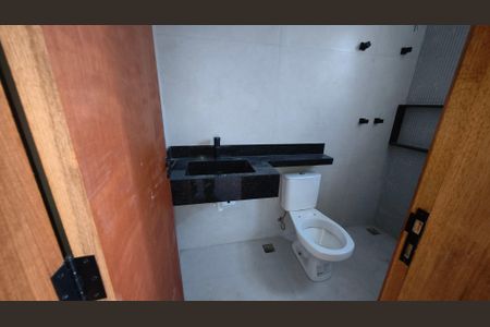 Casa à venda com 100m², 3 quartos e 2 vagasBanheiro da Suíte