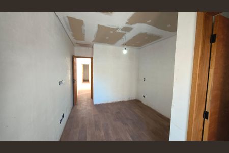 Casa à venda com 100m², 3 quartos e 2 vagas Casa à venda com 100m², 3 quartos e 2 vagasSuíte