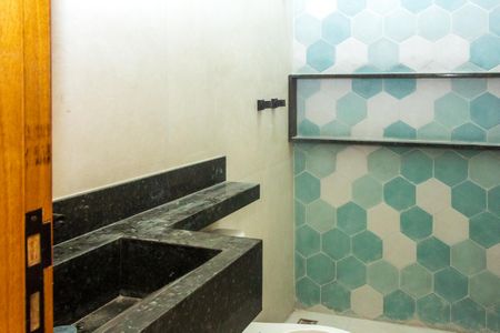 Casa à venda com 100m², 3 quartos e 2 vagas Casa à venda com 100m², 3 quartos e 2 vagasBanheiro