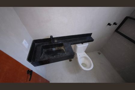 Casa à venda com 100m², 3 quartos e 2 vagas Casa à venda com 100m², 3 quartos e 2 vagasBanheiro da Suíte