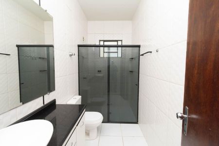 Casa à venda com 174m², 3 quartos e 2 vagasBanheiro