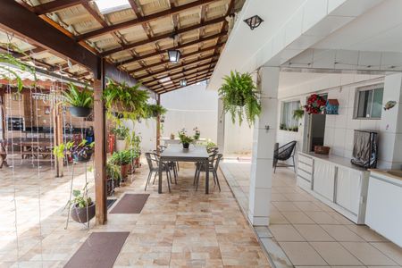 Casa à venda com 175m², 4 quartos e 3 vagasQuintal