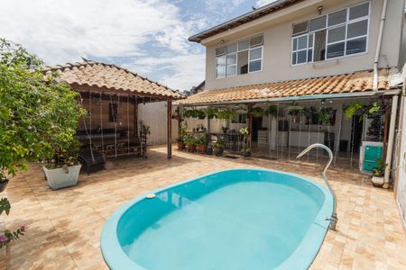 Casa à venda com 175m², 4 quartos e 3 vagasQuintal
