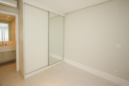 Apartamento para alugar com 141m², 1 quarto e 1 vaga