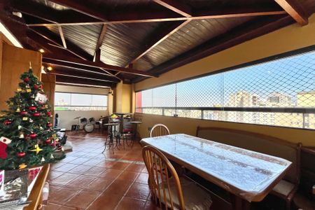 Apartamento à venda com 160m², 3 quartos e 1 vagaVaranda