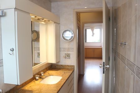 Apartamento à venda com 185m², 3 quartos e 2 vagasBanheiro da Suíte