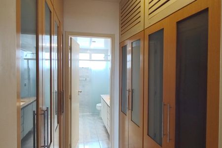 Apartamento à venda com 185m², 3 quartos e 2 vagasCloset da suíte