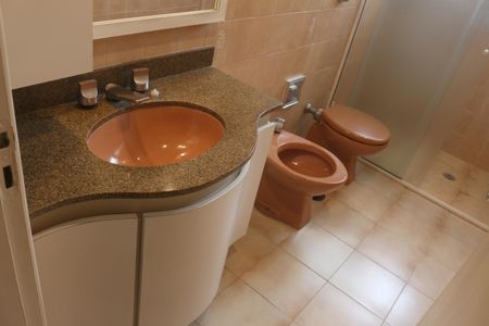 Apartamento à venda com 185m², 3 quartos e 2 vagasBanheiro 1