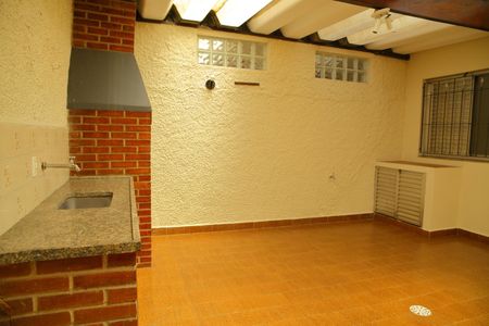 Casa para alugar com 280m², 4 quartos e 4 vagasQuintal /Churrasqueira 