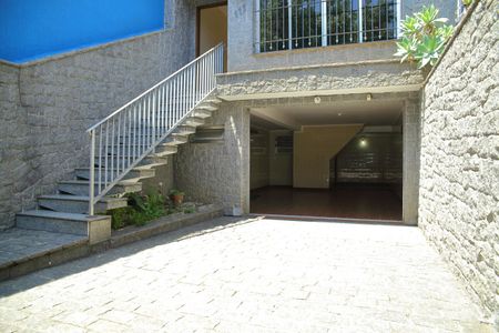 Casa para alugar com 280m², 4 quartos e 4 vagasFachada Vista Interna / Garagem 