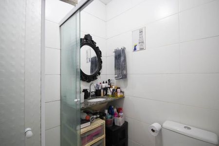 Apartamento à venda com 48m², 2 quartos e sem vaga Apartamento à venda com 48m², 2 quartos e sem vagaBanheiro
