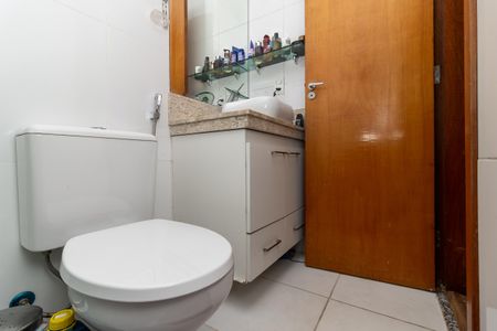 Apartamento à venda com 100m², 2 quartos e 2 vagasBanheiro da Suíte